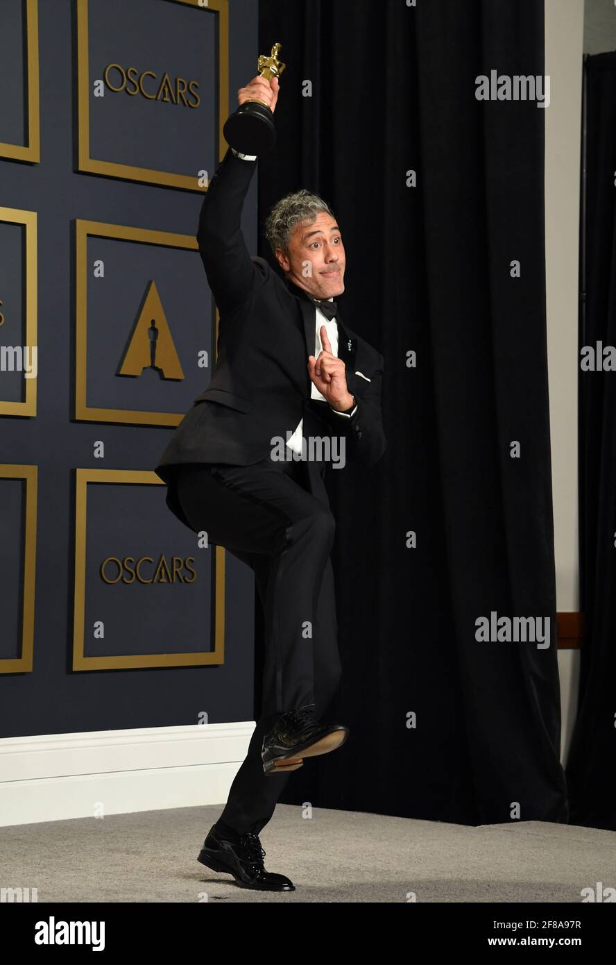 Taika Waititi, Jojo Rabbit im Presseraum während der 92. Jährlichen Oscar-Verleihung im Dolby Theater in Hollywood und Highland in Hollywood, Kalifornien, Sonntag, 9. Februar 2020. Foto von Jennifer Graylock-Graylock.com 917-519-7666 Stockfoto