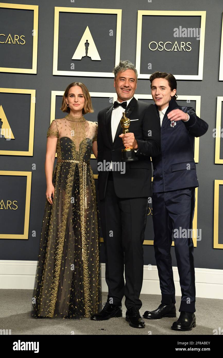 Natalie Portman, Taika Waititi, Timothee Chalamet, Jojo Rabbit im Presseraum während der 92. Annual Academy Awards, Oscars, die am Sonntag, den 9. Februar 2020 im Dolby Theater in Hollywood und Highland in Hollywood, Kalifornien, abgehalten wurden. Foto von Jennifer Graylock-Graylock.com 917-519-7666 Stockfoto