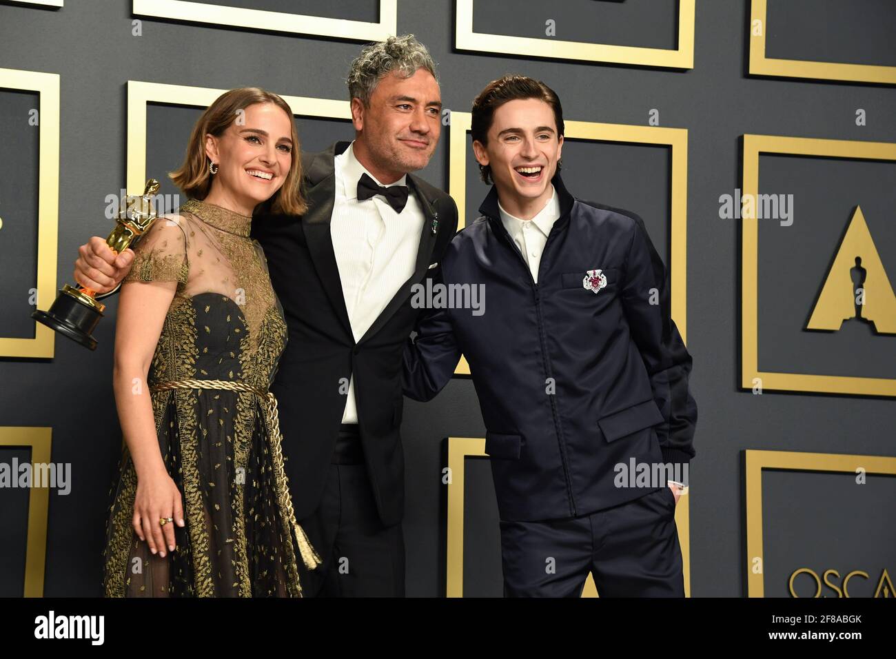 Natalie Portman, Taika Waititi, Timothee Chalamet, Jojo Rabbit im Presseraum während der 92. Annual Academy Awards, Oscars, die am Sonntag, den 9. Februar 2020 im Dolby Theater in Hollywood und Highland in Hollywood, Kalifornien, abgehalten wurden. Foto von Jennifer Graylock-Graylock.com 917-519-7666 Stockfoto