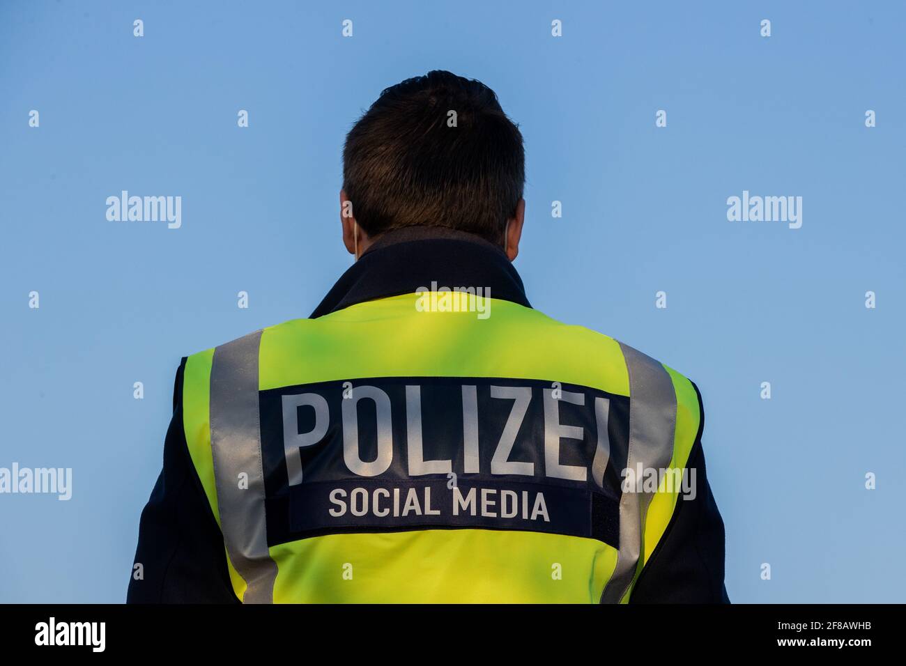 Polizei Warnweste / Signalweste - mit Aufdruck POLIZEI - orange