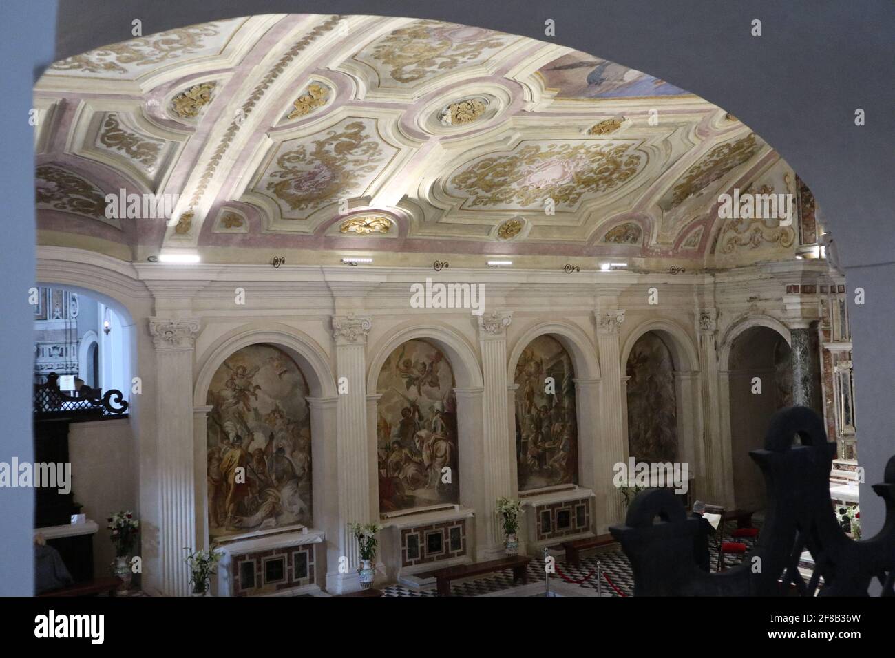 Napoli - Scorcio della cripta della Basilica di Santa Maria Alla Sanità dalla cappella destra Stockfoto