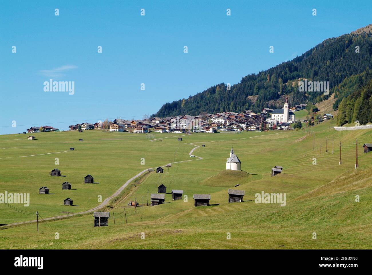 Österreich, ländliches Dorf Obertilliach im Lesachtal Stockfoto