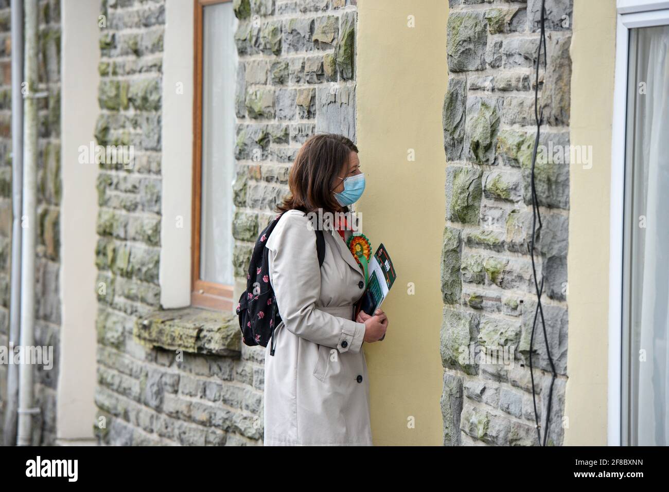 Rhondda, Wales, Großbritannien. April 2021. Leanne Wood AM von Plaid Cymru ist in der Rhondda und wird vor der Abstimmung am 6. Mai 2021 für die Senedd-Wahlen gecancelt.Quelle: Andrew Dowling/Alamy Live News Stockfoto