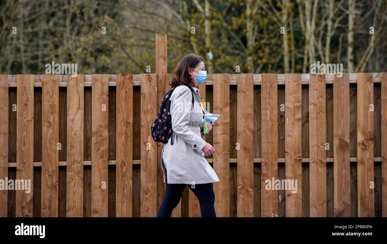 Rhondda, Wales, Großbritannien. April 2021. Leanne Wood AM von Plaid Cymru ist in der Rhondda und wird vor der Abstimmung am 6. Mai 2021 für die Senedd-Wahlen gecancelt.Quelle: Andrew Dowling/Alamy Live News Stockfoto
