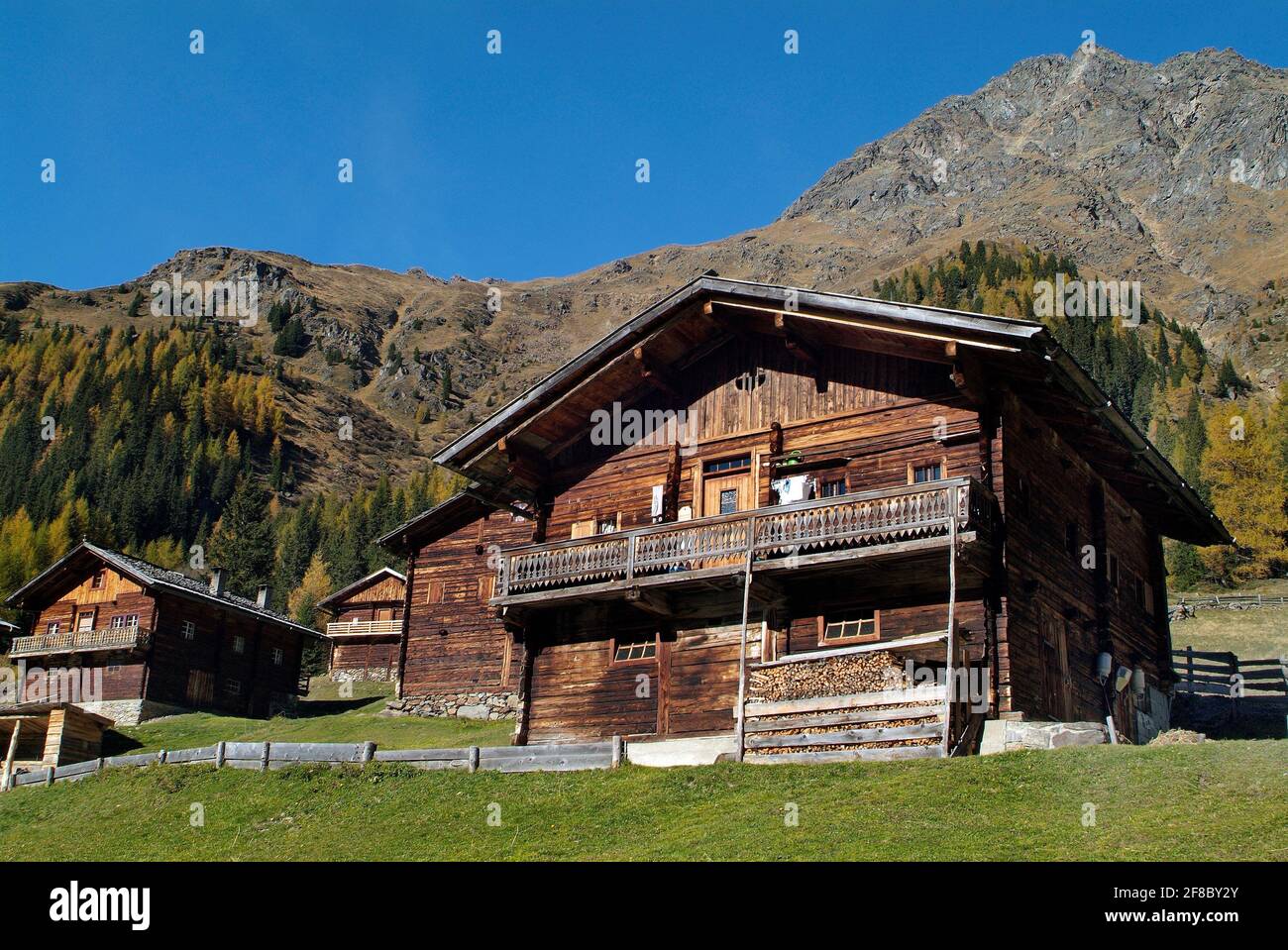 Österreich, Almhütten zur Miete auf der Staller Alm im Villgratener Tal im Nationalpark hohe Tauern in den österreichischen Alpen und ein beliebtes Wandergebiet Stockfoto