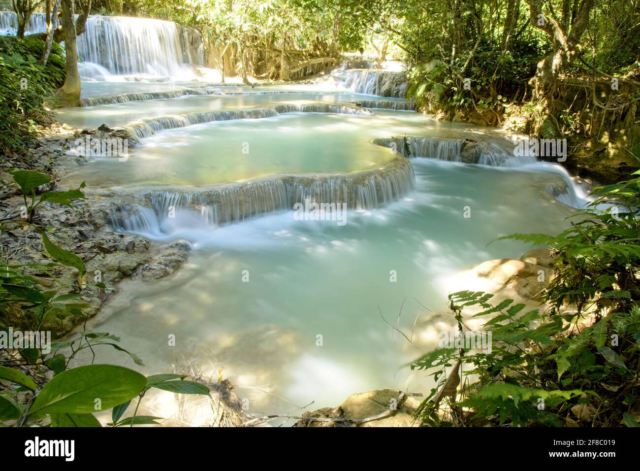 Schönheit in der Natur, Laos, Luang Prabang, Muster in der Natur, Flüsse, Zeitlupe, Zeitlupe, Tat Kuang Si, Zeitlupe, Zeitraffer, Wasser, Wasser Stockfoto