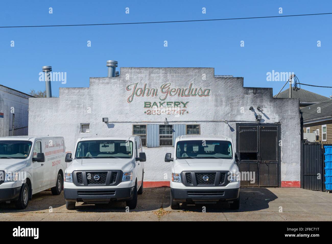 NEW ORLEANS, LA, USA - 3. MÄRZ 2021: Historische John Gendusa Bäckerei in Gentilly Nachbarschaft Stockfoto