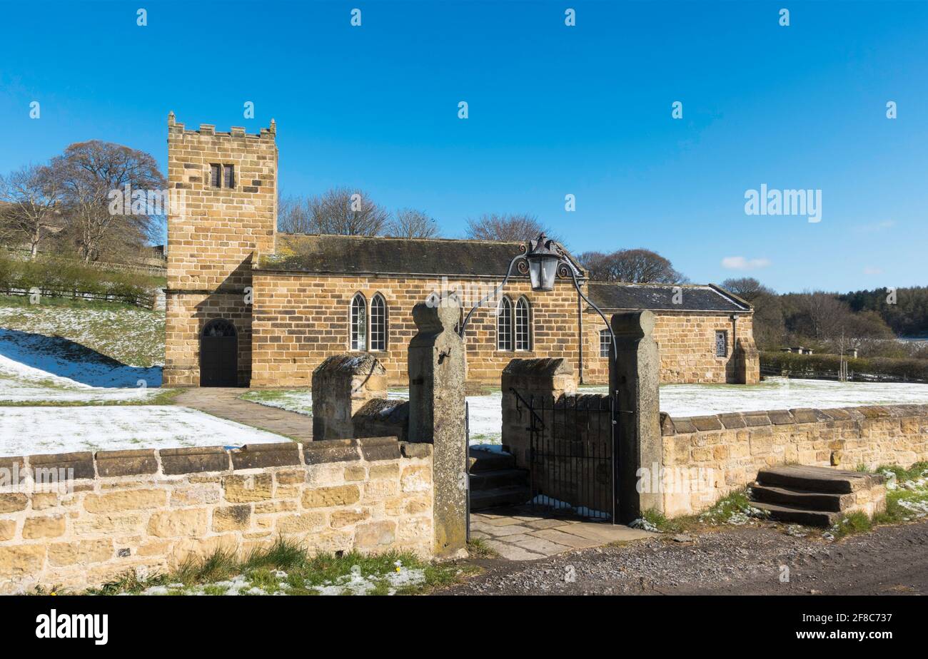 Winterliche Ansicht der Kirche von Eston St Hilda, rekonstruiert im Museum von Beamish in Co. Durham, England, Großbritannien Stockfoto