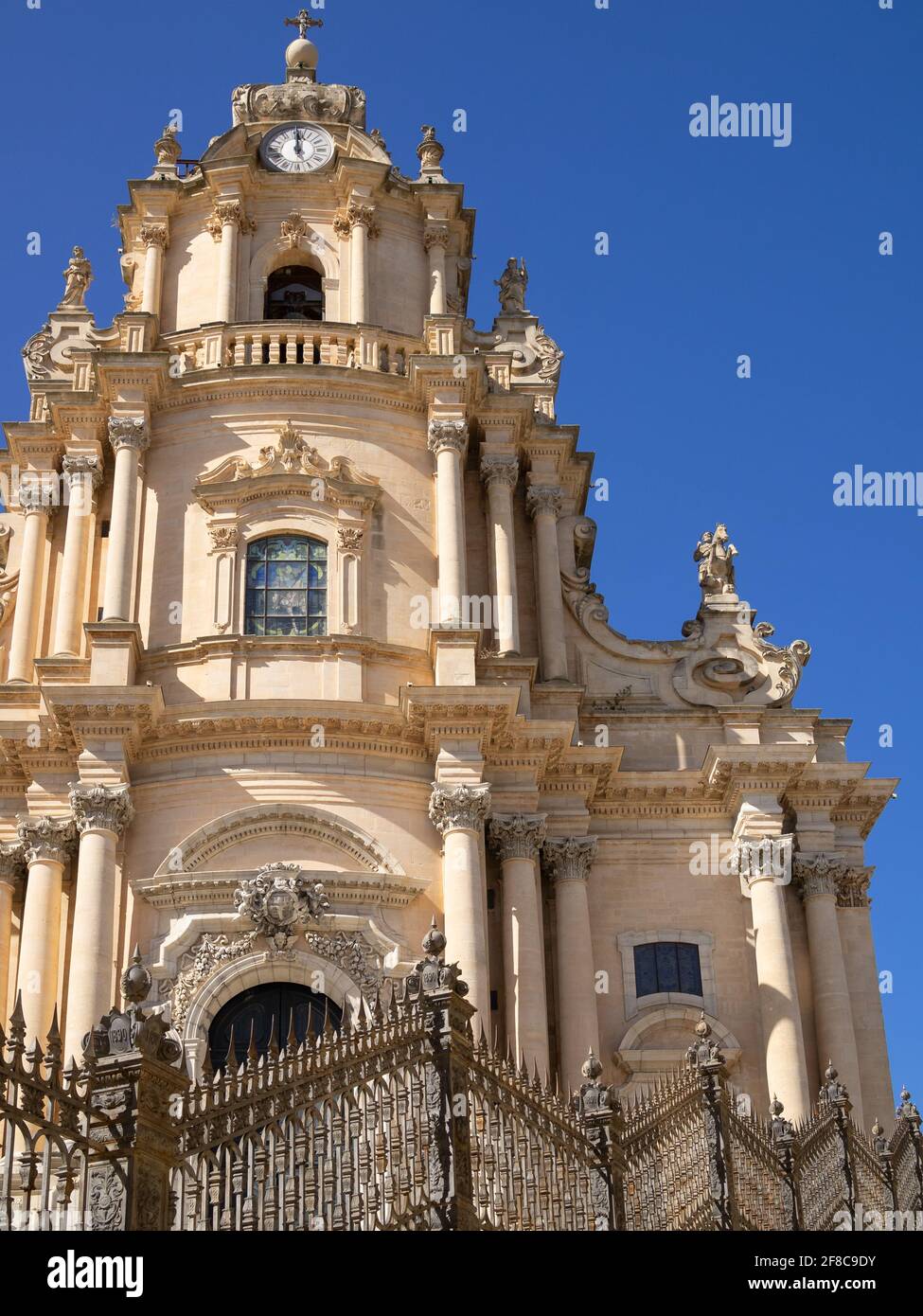 Detail der Fassade von Ragusa Ibla Duomo di San Giorgio von Rosario Gagliardi Stockfoto