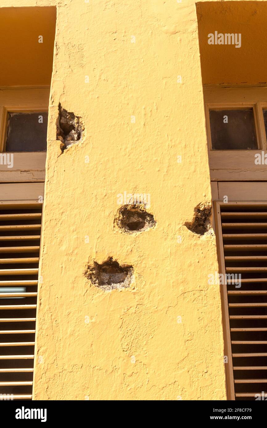 Einschusslöcher auf den ehemaligen Baracken von La Moncada, einem wichtigen Ort der kubanischen Geschichte, Santiago de Cuba Stockfoto