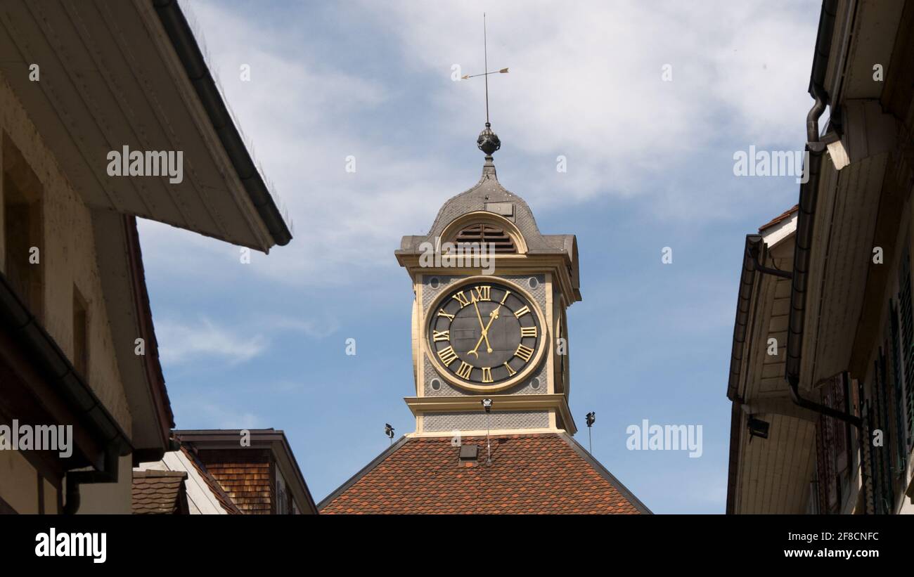 Glockenturm in der Altstadt von Murten, Schweiz Stockfoto