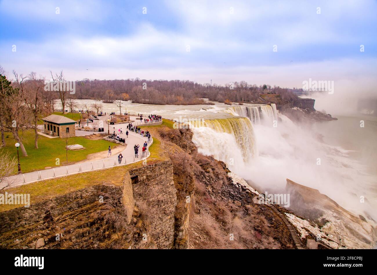 Die schönen Niagarafälle in Buffalo New York und können von der kanadischen Seite aus gesehen werden. Stockfoto