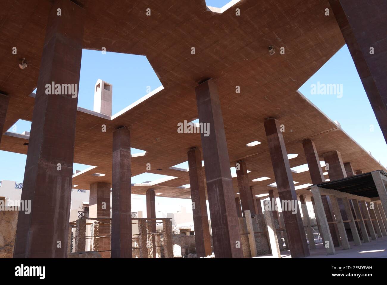 Besucherzentrum Perling Path, entworfen vom Schweizer Architekten Valerio Olgiati, Muharraq, Königreich Bahrain Stockfoto