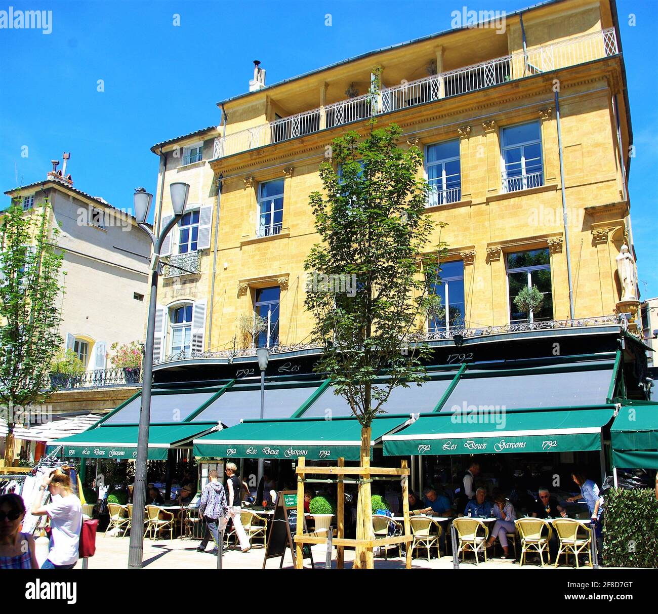 Restaurant Les Deux Garcons auf Cours Mirabeau, Aix en Provence, Frankreich Stockfoto