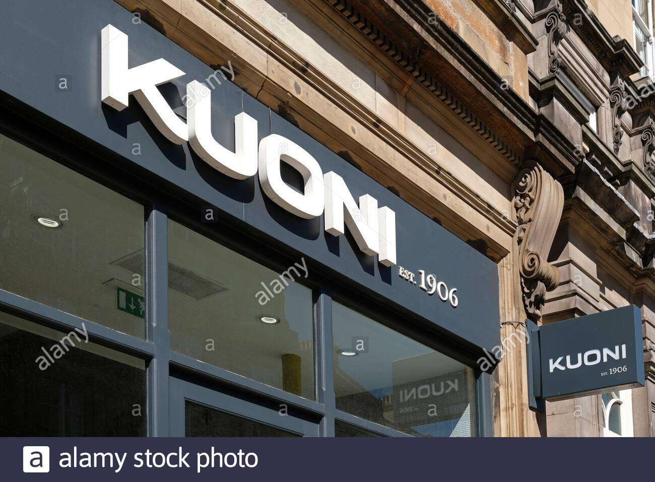 Kuoni-Schild für das Reisebüro, George Street, Edinburgh, Schottland Stockfoto