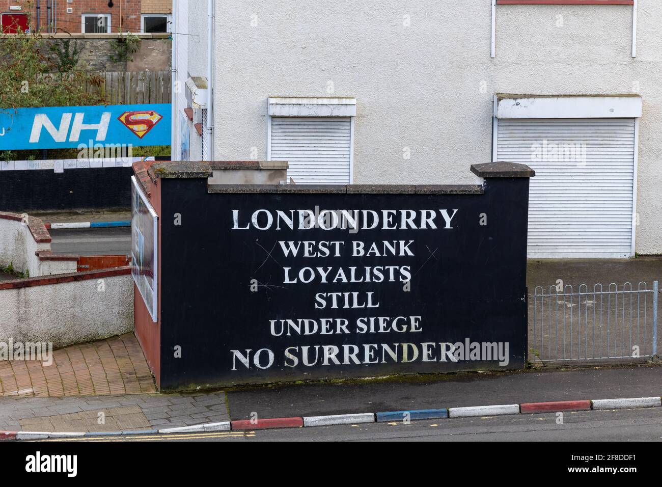 Wandtapeten in Derry Stockfoto