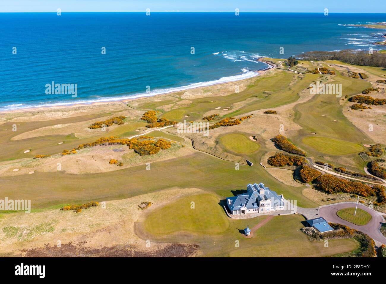 Luftaufnahme von der Drohne von Kingsbarns Golf Links, Fife, Schottland, Großbritannien Stockfoto
