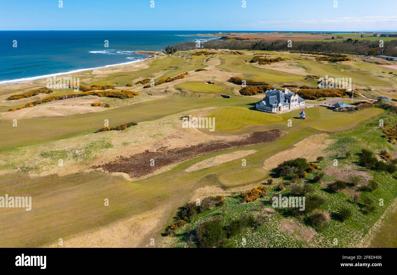 Luftaufnahme von der Drohne von Kingsbarns Golf Links, Fife, Schottland, Großbritannien Stockfoto