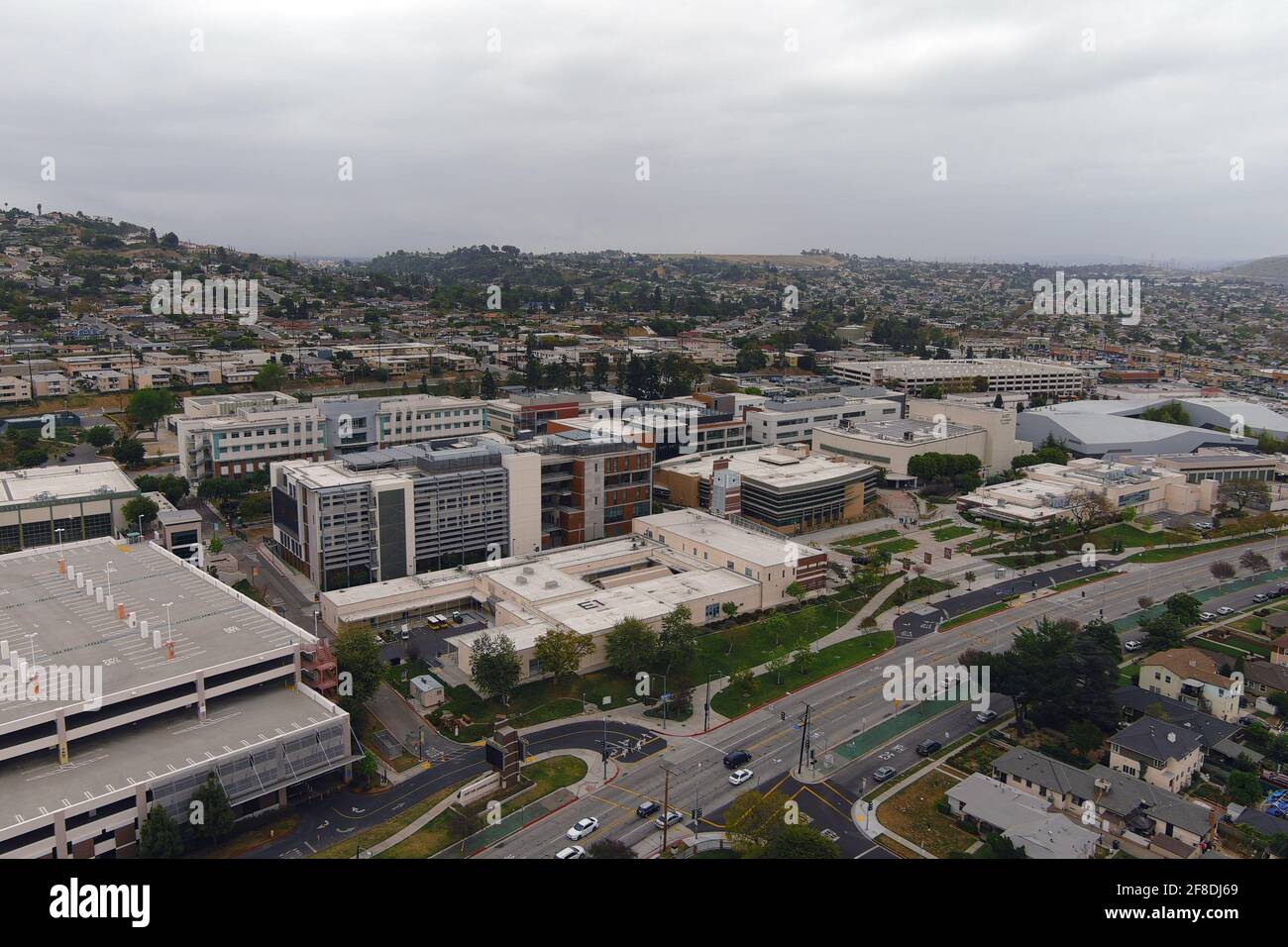 Eine Luftaufnahme des East Los Angeles College, Dienstag, 13. April 2021, im Monterey Park, Kalifornien. Die Schule ist Teil der California Community Colleges Stockfoto