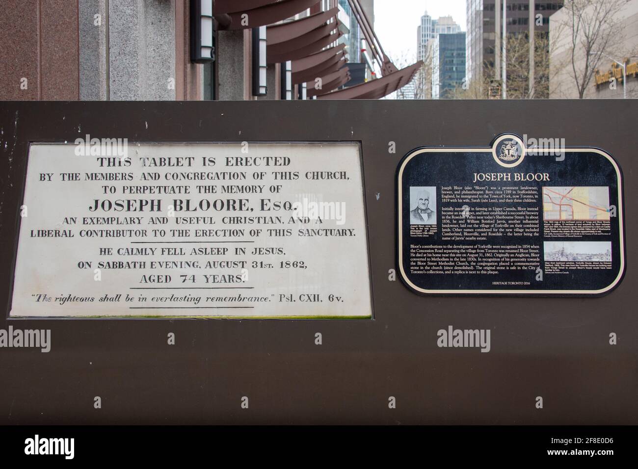 Gedenktafel zu Ehren von Joseph Bloor in der Bloor Street in Toronto, Kanada Stockfoto