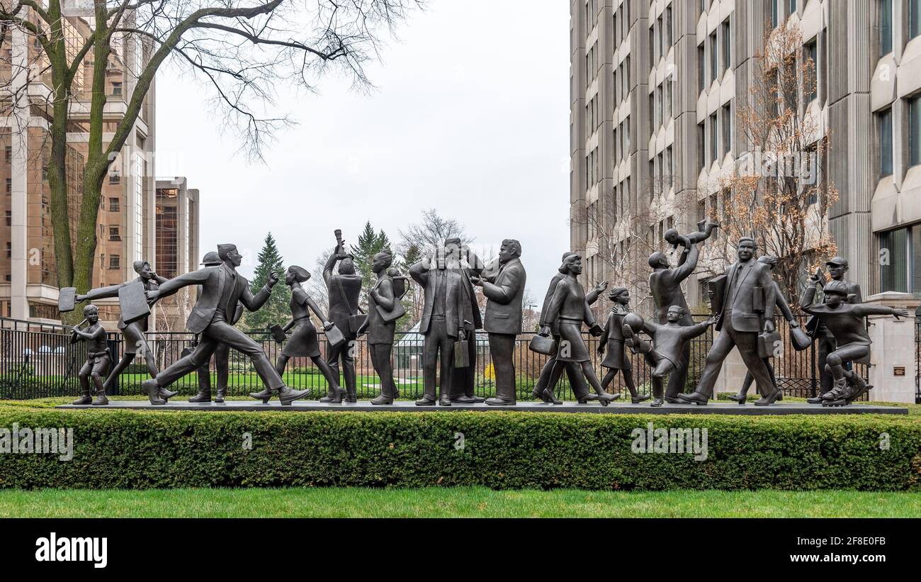 Die Skulptur namens 'Community' von Kirk Newman, die in Auftrag gegeben wurde Von Manulife Financial Stockfoto