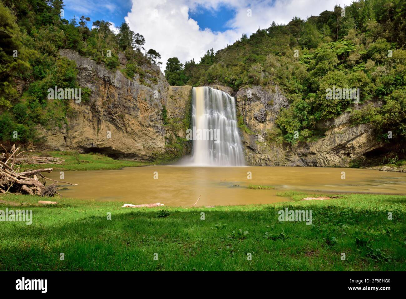 Die Hunua Falls befinden sich am Wairoa River in der Region Auckland in Neuseeland, in der Nähe von Hunua, @Auckland, Neuseeland Stockfoto