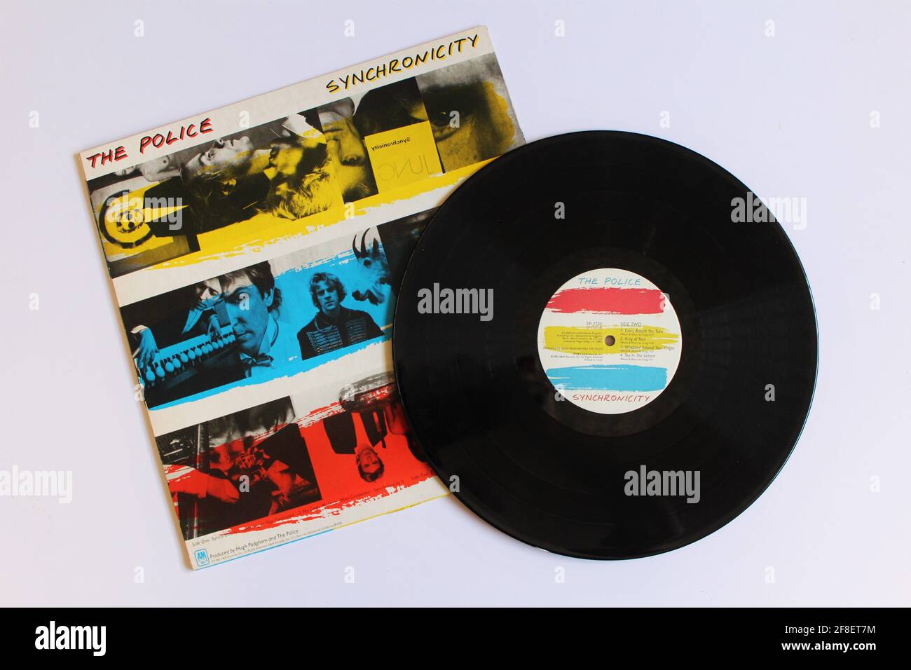 Englische Rock-, New Wave-, Post Punk- und Reggae-Band, das Police-Musikalbum auf Vinyl-LP-Schallplatte. Titel: Synchronizität Stockfoto