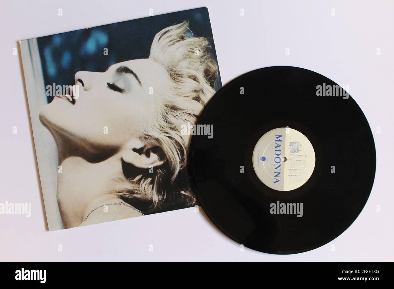 Tanz-, Pop- und Disco-Künstler, Madonna-Musikalbum auf Vinyl-Schallplatte. Titel: Madonna True Blue Stockfoto