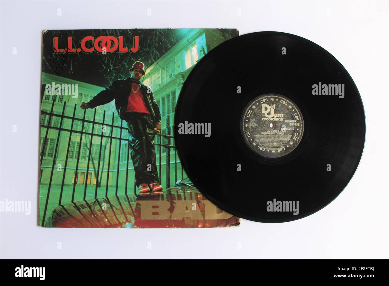Hip-Hop-Künstler, LL Cool J-Musikalbum auf Vinyl-Schallplatte. Titel: Bigger und Deffer Album Cover Stockfoto