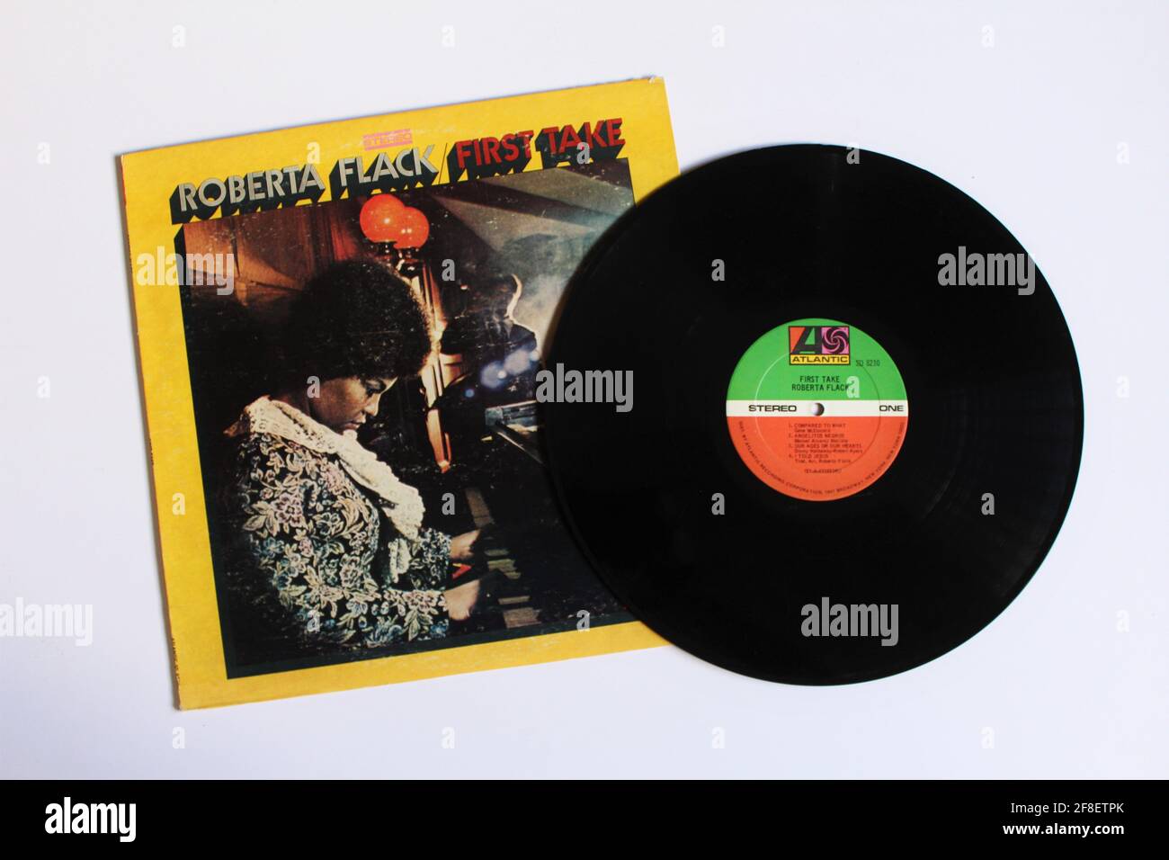Jazz-, Soul- und RNB-Künstlerin, Roberta Flack-Musikalbum auf Vinyl-Schallplatte. Titel: Zuerst Album Cover nehmen Stockfoto