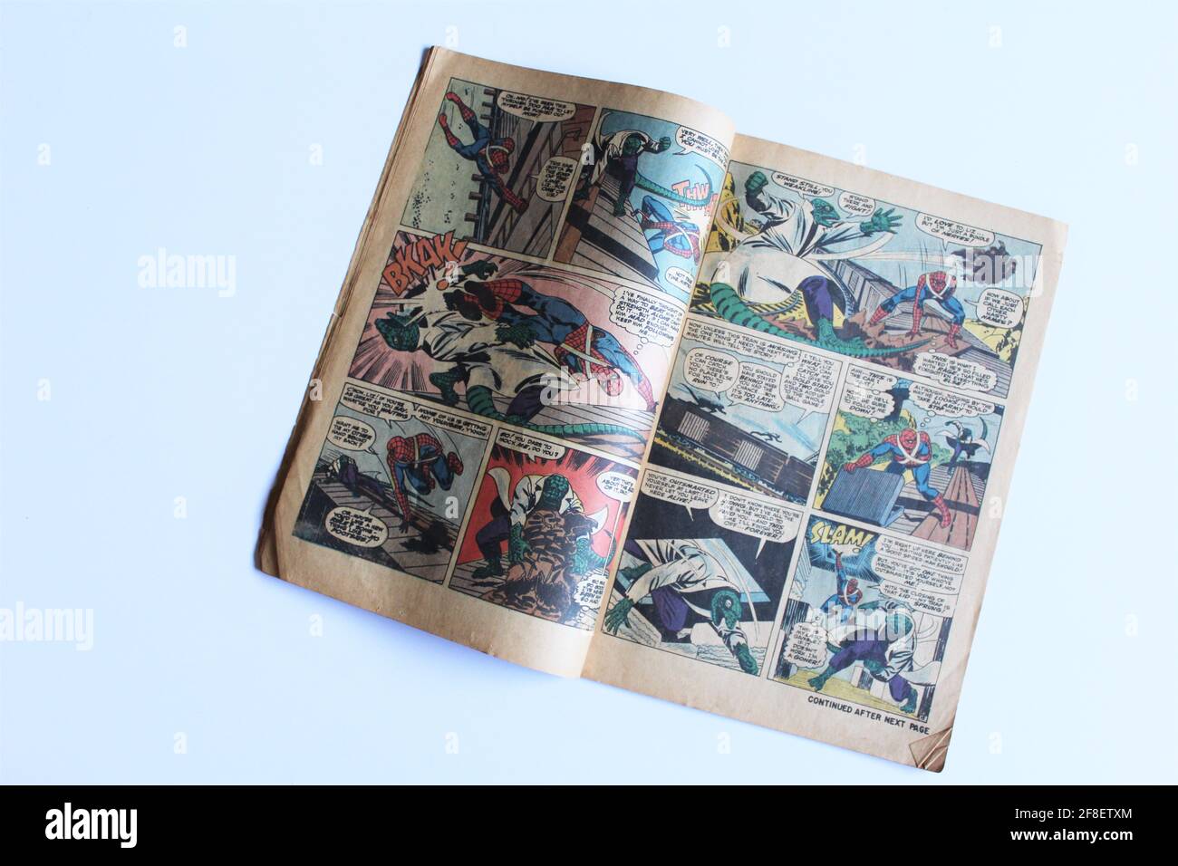 1971 Comicbook The Amazing Spiderman! Spidey Zerschmettert! Geschrieben von Stan Lee. Marvel Tales ist der Titel der von Marvel herausgegebenen Comic-Serie Stockfoto