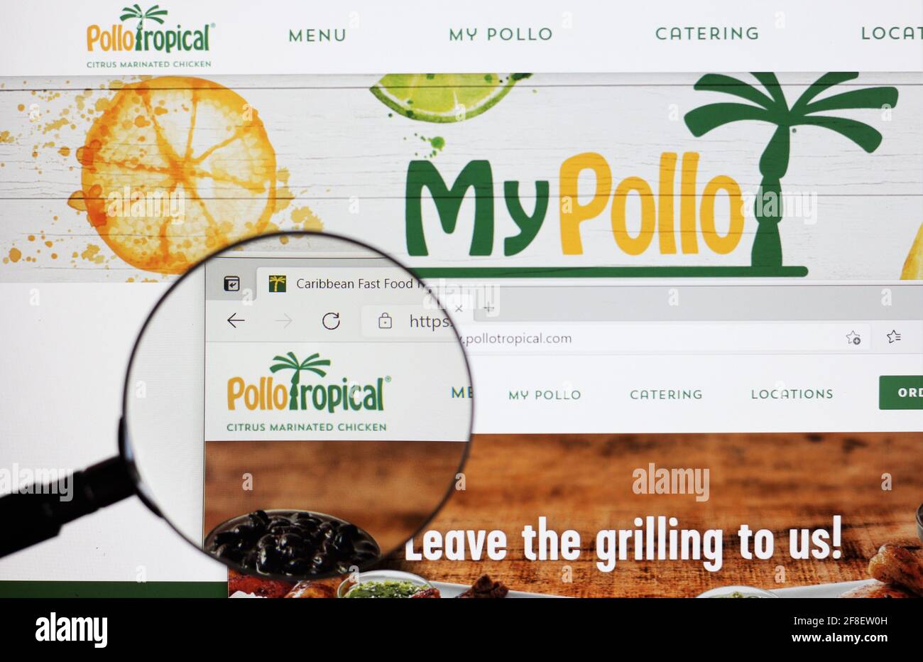 Pollo Tropical, Spanish for Tropical Chicken ist eine Restaurantkette und Franchise-Kette mit Sitz in Miami, Florida, die sich auf die karibische Küche spezialisiert hat. Stockfoto