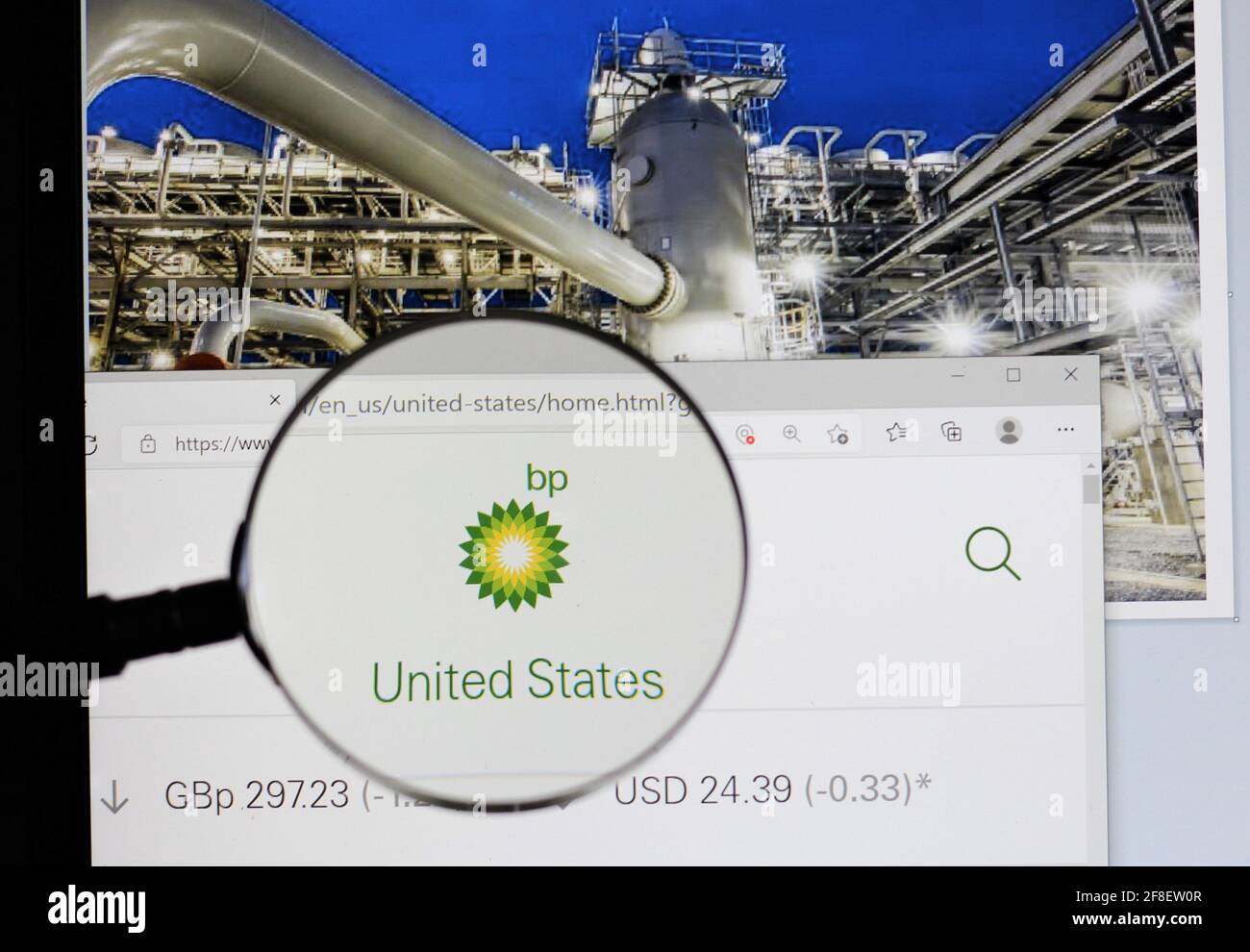 BP plc, ehemals British Petroleum Company plc und BP Amoco plc, ist ein britisches multinationales Öl- und Gasunternehmen mit Hauptsitz in London, England. Stockfoto BP plc, ehemals British Petroleum Company plc und BP Amoco plc, ist ein britisches multinationales Öl- und Gasunternehmen mit Hauptsitz in London, England. Stockfoto