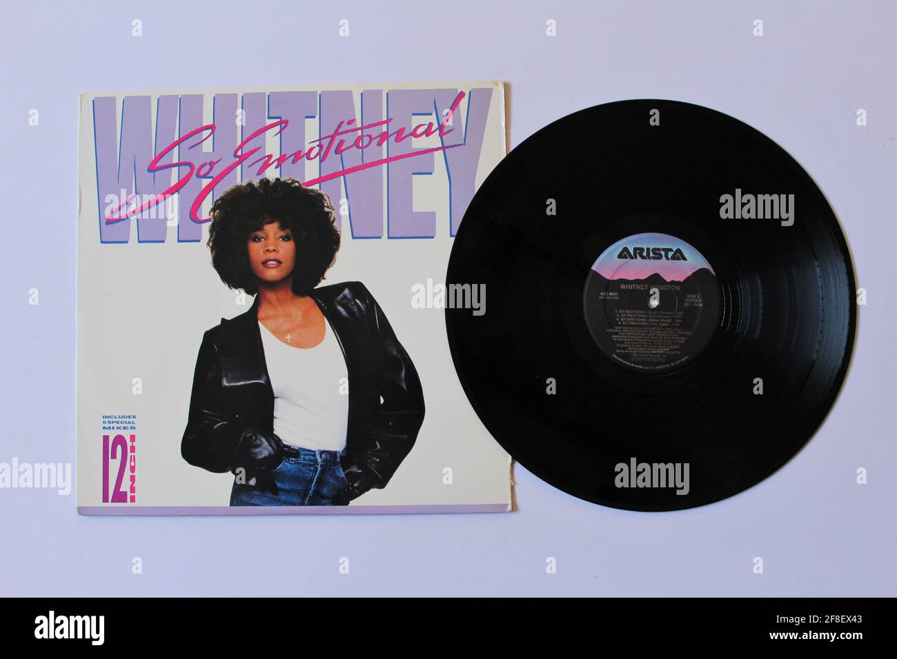 Dance-Rock, RnB und Pop-Künstler, Whitney Houston Musikalbum auf Vinyl-Schallplatte. Titel: So Emotional Stockfoto
