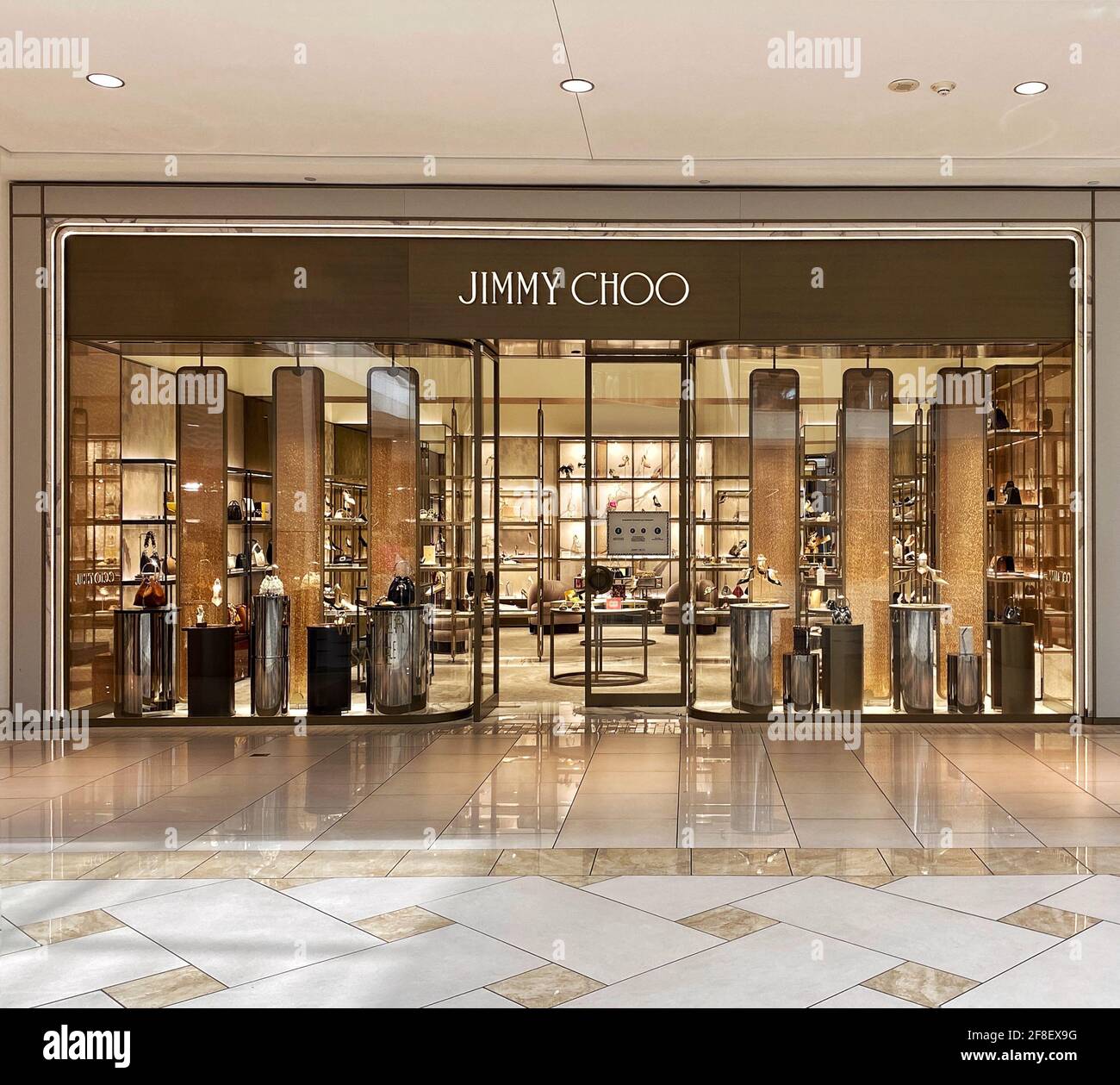 Jimmy Choo Boutique-Geschäft in der Aventura Mall in Südflorida. Britische High Fashion House spezialisiert auf Luxus Schuhe Handtaschen Accessoires & Düfte Stockfoto