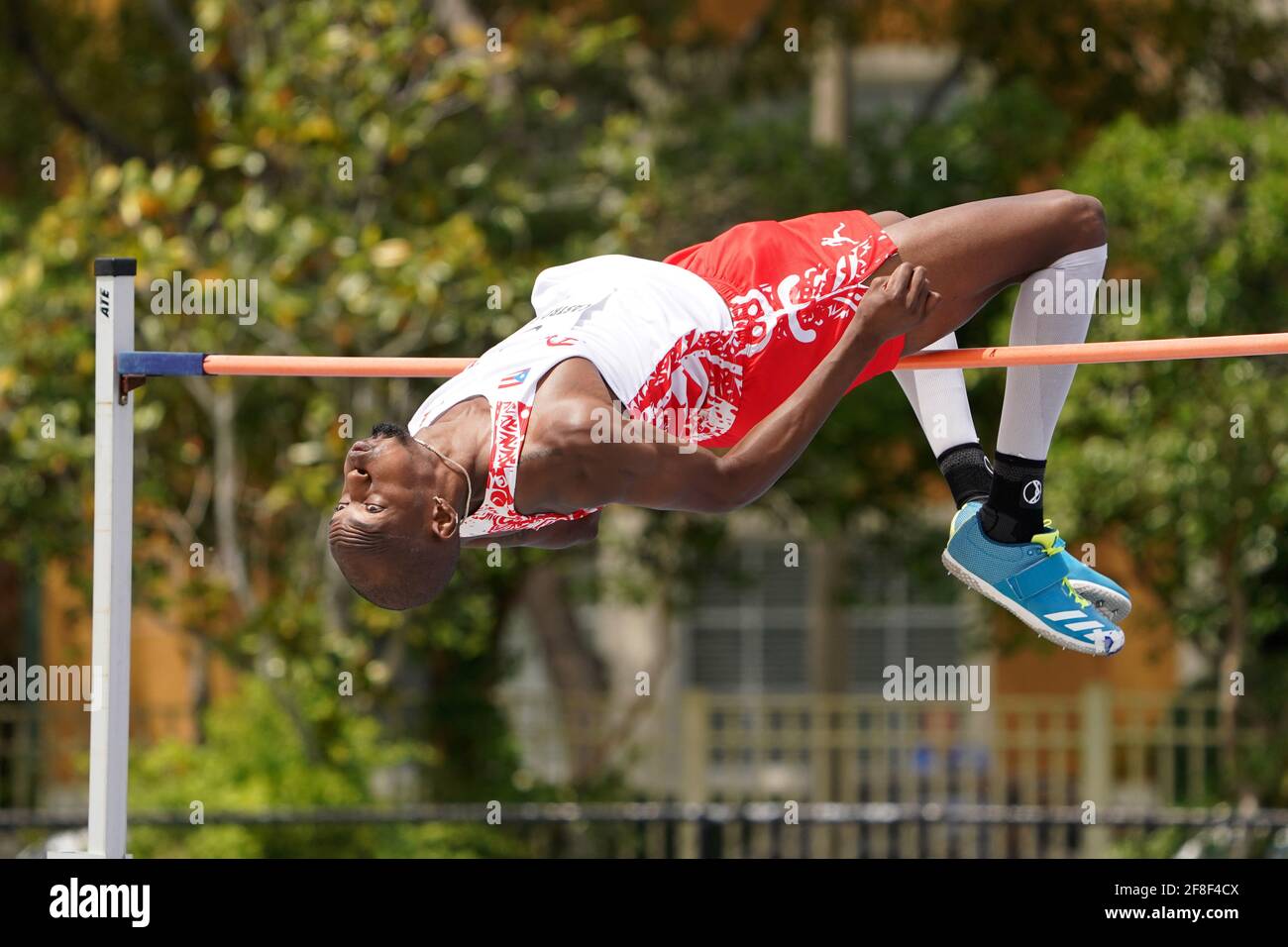 Luis Castro (PUR) belegte den vierten Platz im Hochsprung auf 7-2 1/2 (2,15 m) während der Miramar Invitational, Samstag, 10. April 2021, in Miramar, Fla Stockfoto