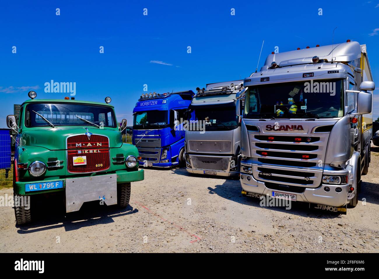 vorchdorf, österreich, 02. juli 2016, Oldtimer man und scania und volvo Trucks bei einem Truck Event Stockfoto