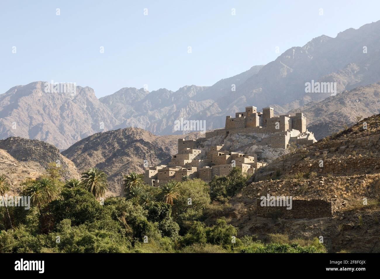 Das Dorf Thee Ain in Al-Baha, Saudi-Arabien, ist ein einzigartiges Kulturerbe, das alte archäologische Gebäude umfasst Stockfoto