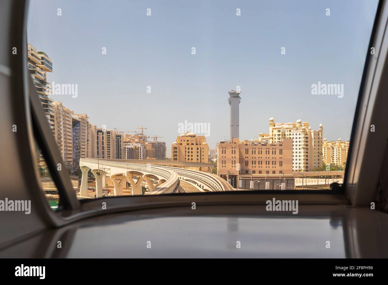 Dubai, VAE – 04. März 2021: Einschienenbahn auf der Palm Jumeirah in Dubai Stockfoto