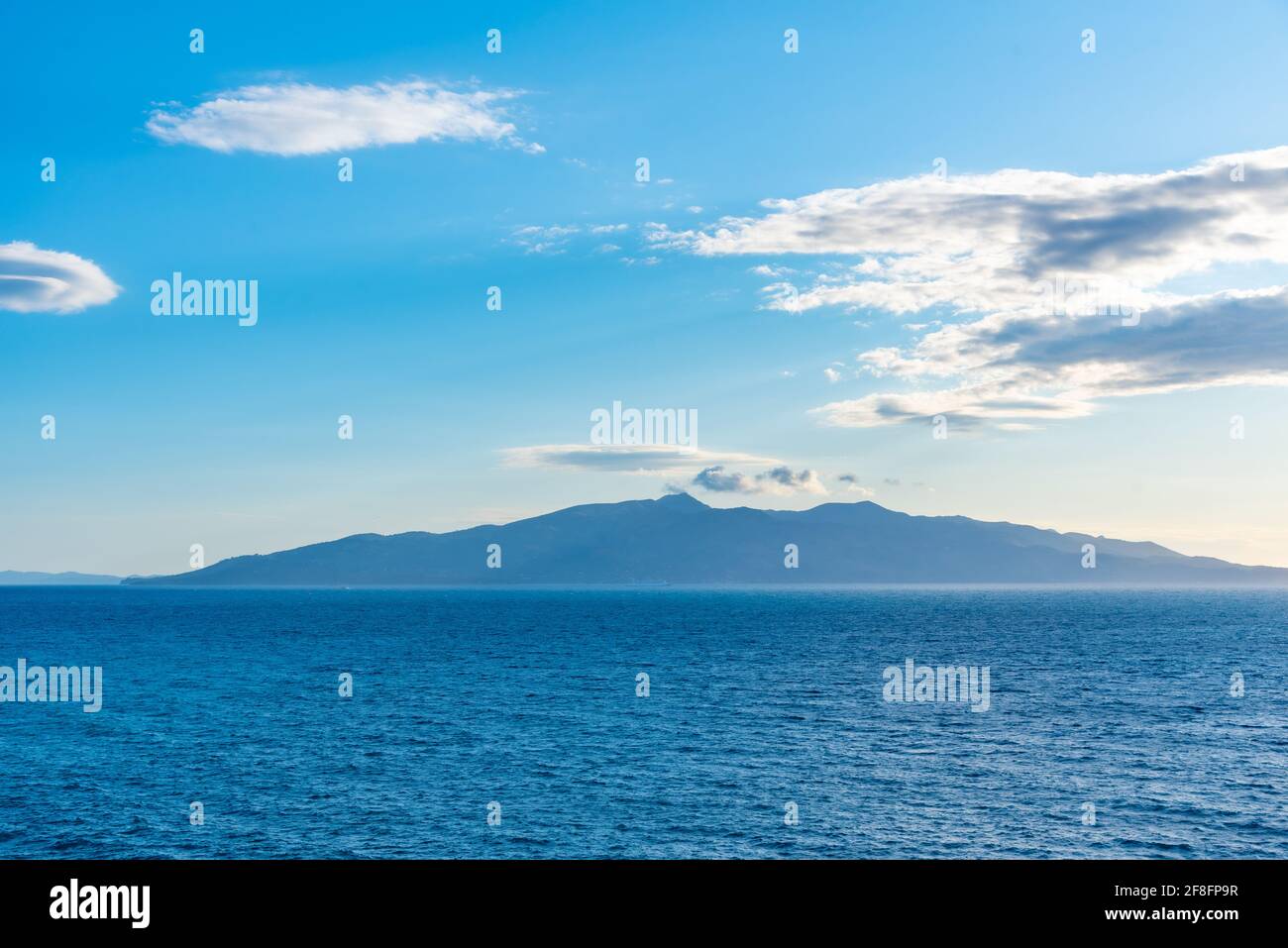 Silhouette von Korfu aus Sarande, Albanien Stockfoto