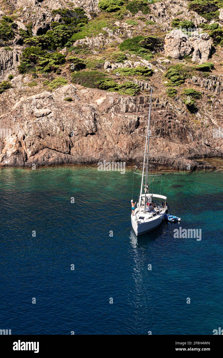 Bootstouristen an der costa brava an einem sonnigen Sommer Tag Stockfoto