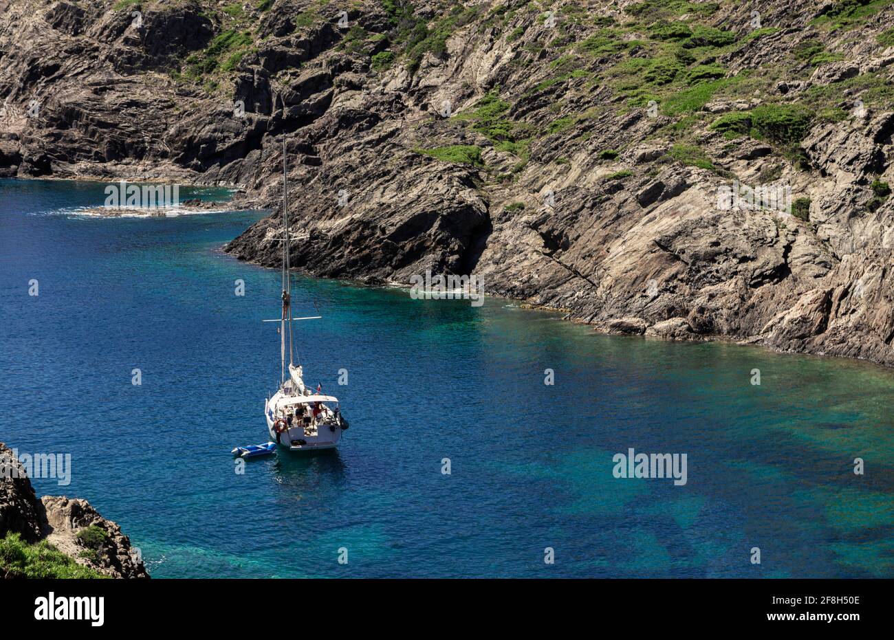 Bootstouristen an der costa brava an einem sonnigen Sommer Tag Stockfoto