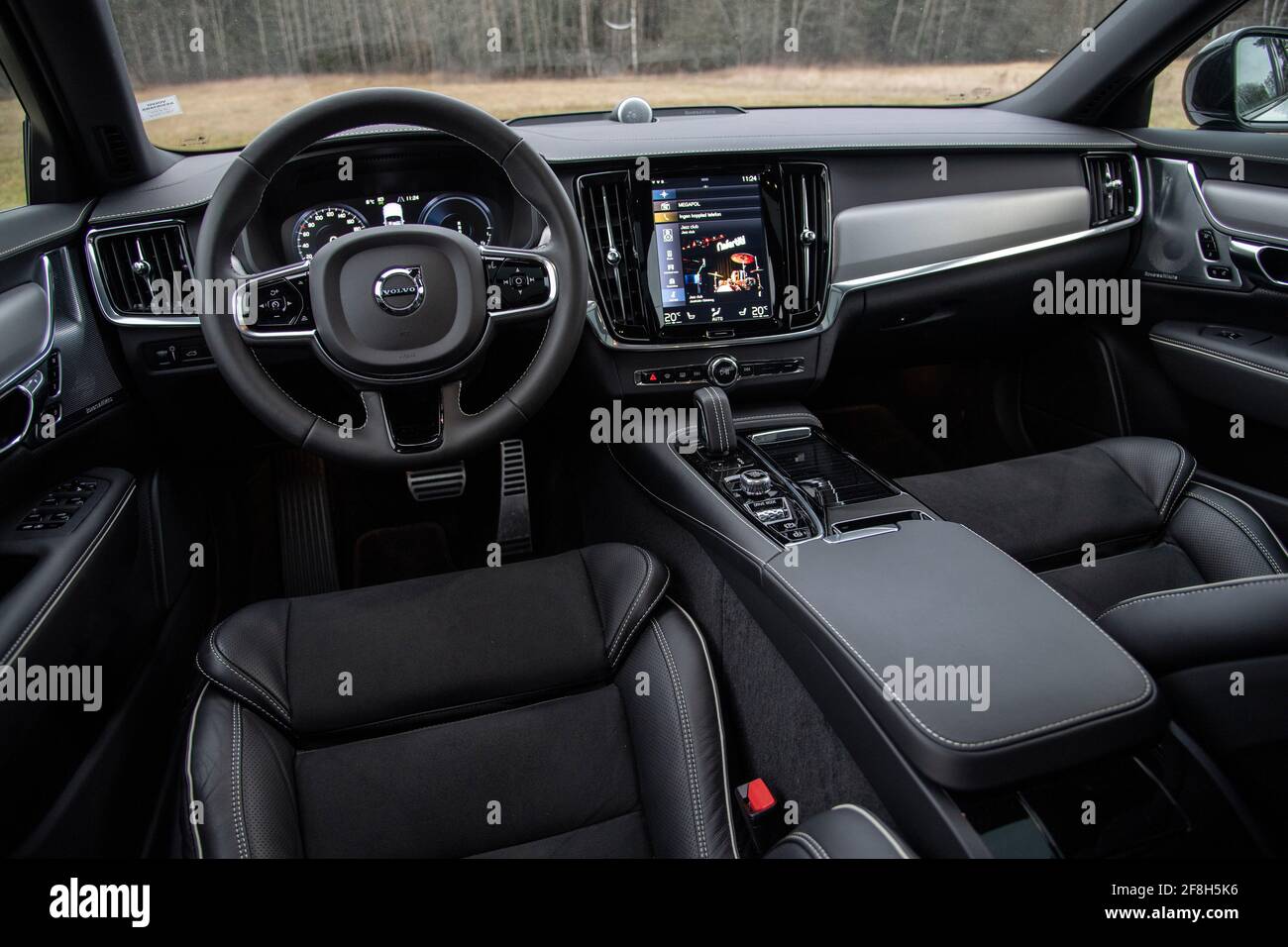 Volvo V90 AWD T6-Ladevorgang, Innenraum Foto anders Wiklund / TT / Code  10040 Stockfotografie - Alamy