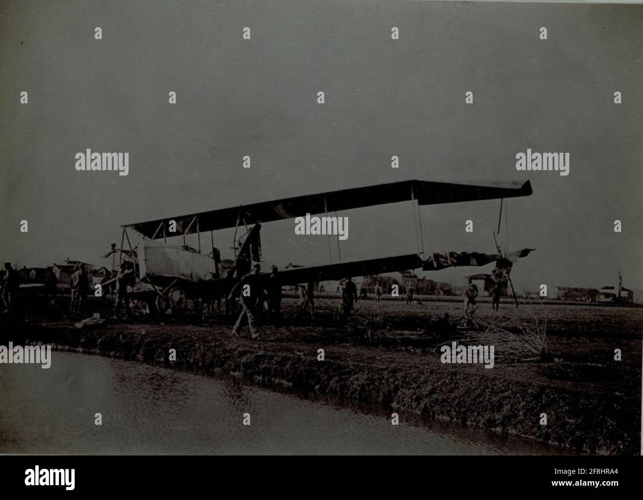 Heiße italienische 'Caproni' Bomber die nach ihrem Gründer benannte Firma Caproni produzierte für die italienische Luftwaffe dreimotorige Bomber. Auf dem Bild ein schwerer Bomber vom Typ Caproni um 3 Stockfoto