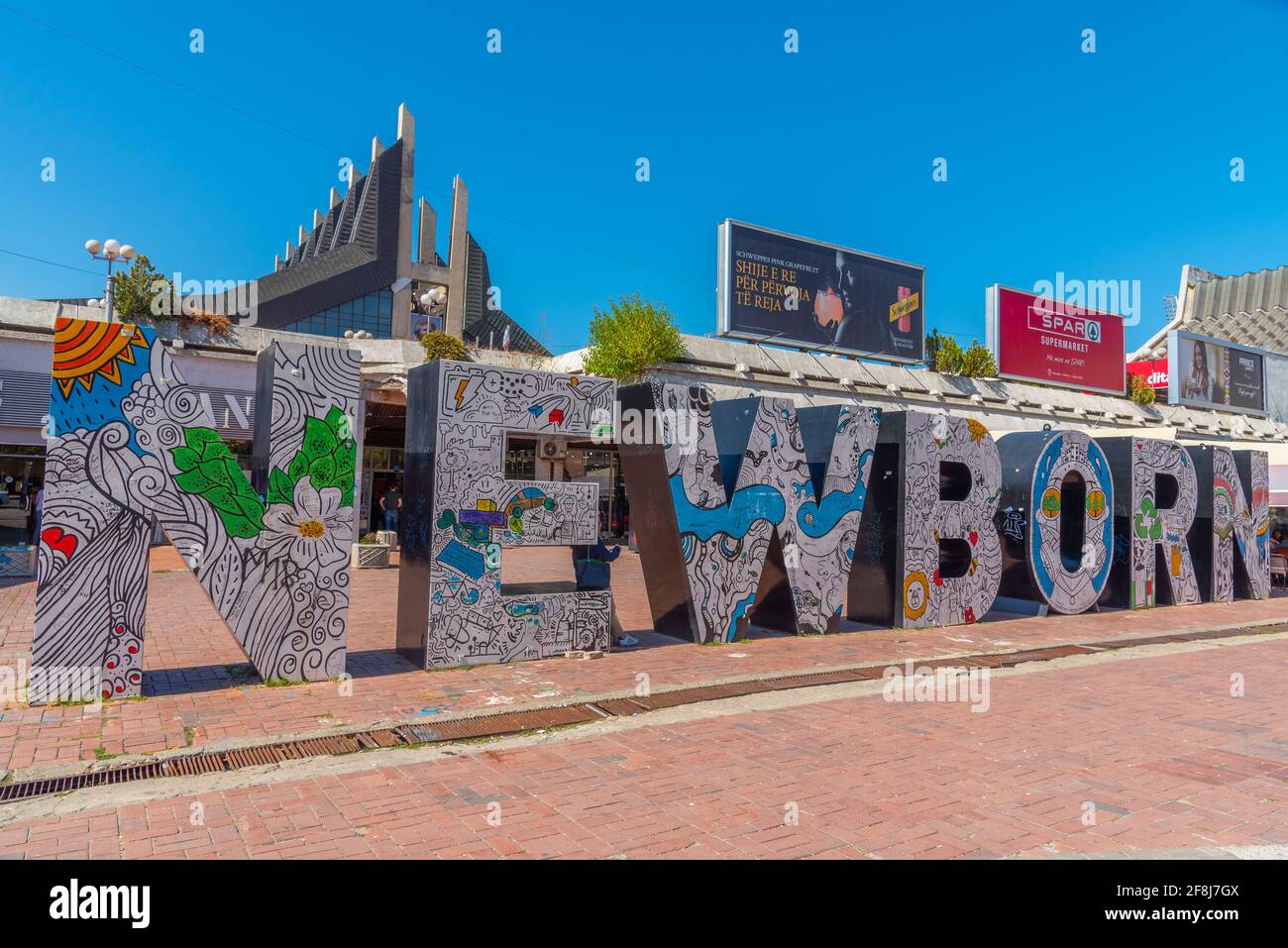 PRISHTINA, KOSOVO, 16. SEPTEMBER 2019: Neugeborenes Denkmal in Prishtina, Kosovo Stockfoto