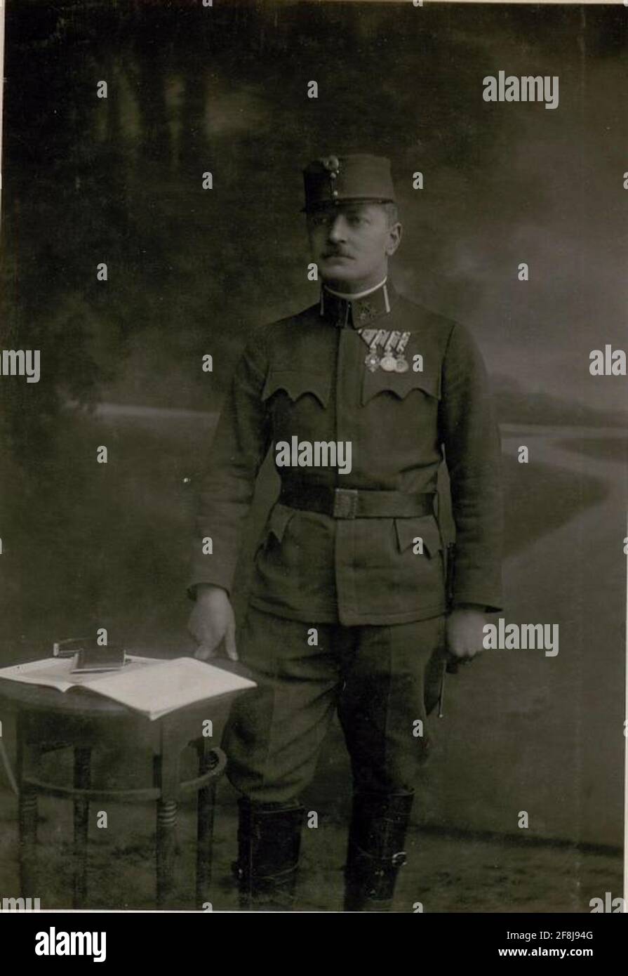 Kapitän Alois Zu Fuß. . Stockfoto