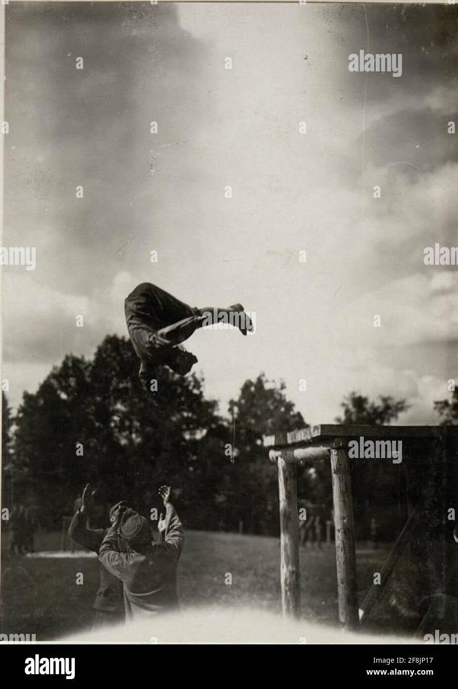 Stormtroopers in Nestinsky, springen aus der Höhe. Stockfoto