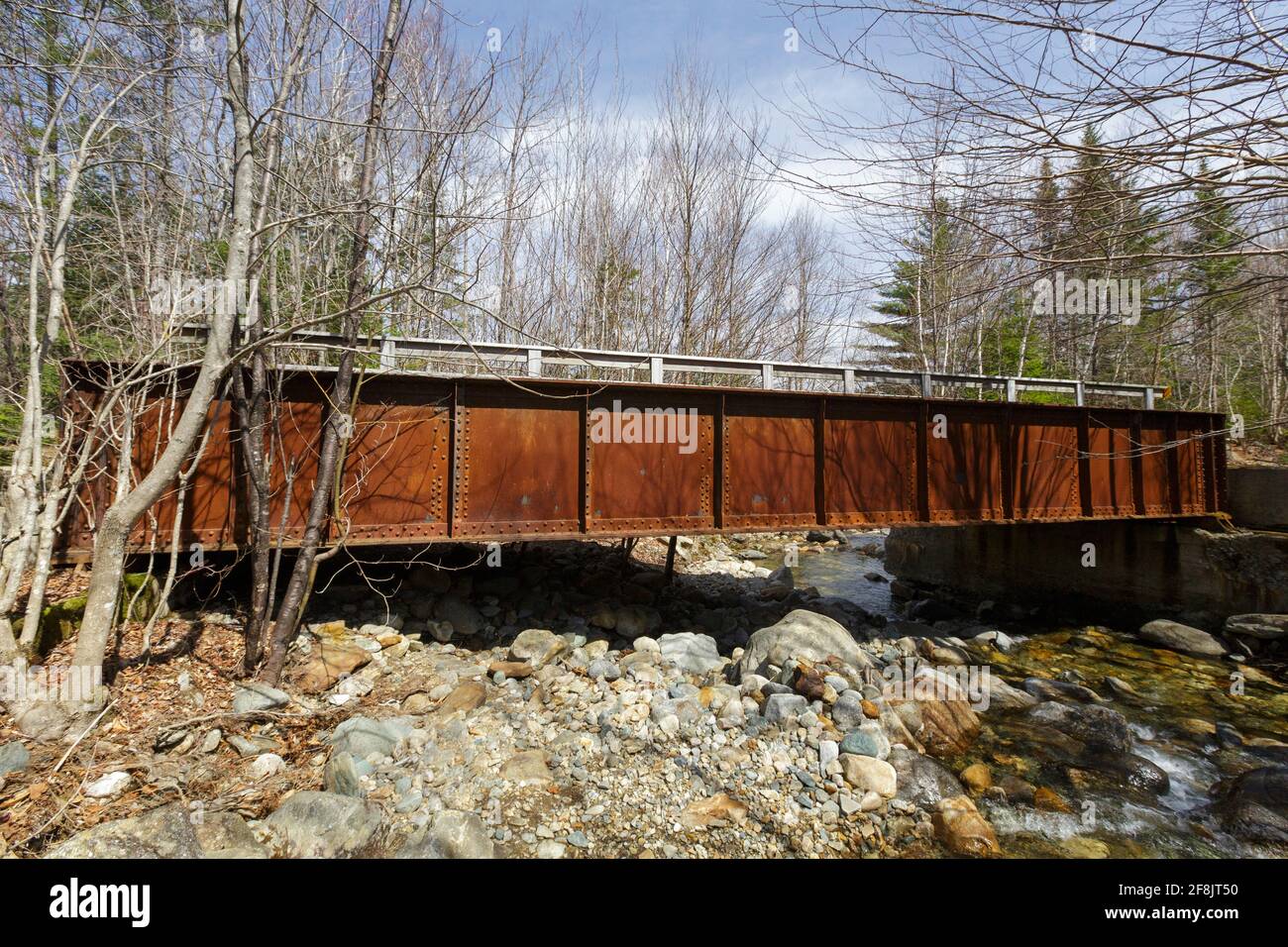 Moose River Crossing entlang des Presidential Recreational Rail Trail in Randolph, New Hampshire. Stockfoto