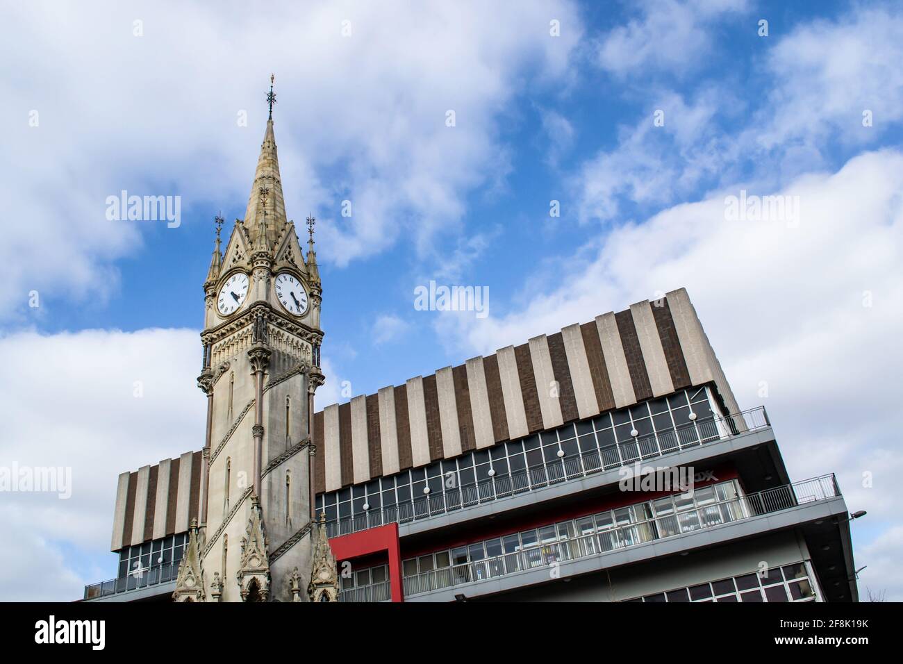 LEICESTER, ENGLAND- 3. April 2021: Foto des Uhrturms des Leicester Haymarket Memorial Stockfoto