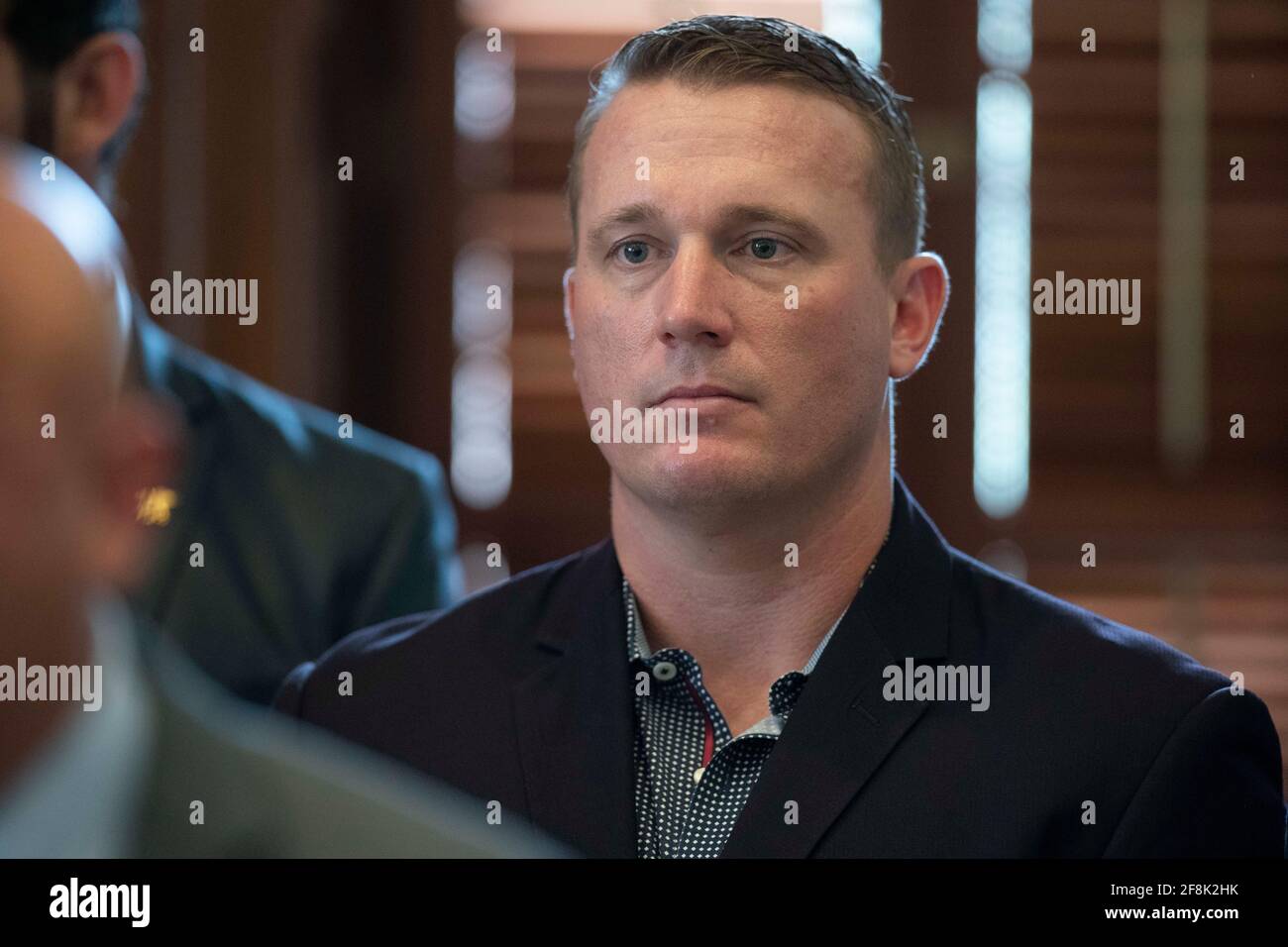 Am 14. April 2021 treffen sich dekorierte Militärveteranen, darunter der Empfänger der US-Marine und der Ehrenmedaille Dakota Meyer, zu einer Presseveranstaltung im Texas Capitol, um auf eine Gesetzgebung zu drängen, die bestimmte psychedelische Medikamente zur therapeutischen Behandlung der posttraumatischen Belastungsstörung (PTSD) von Veteranen genehmigen würde. Kredit: Bob Daemmrich/Alamy Live Nachrichten Stockfoto